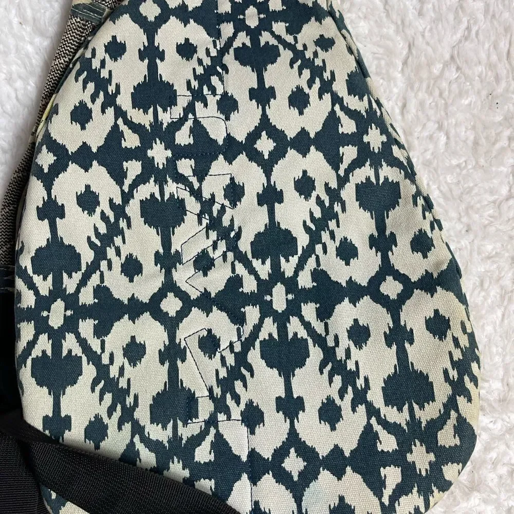 Kavu sling Rope Bag canvas  beige and deep blue blot color padded stitch logo